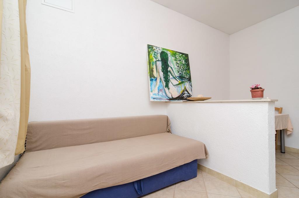 Apartment Limuni *